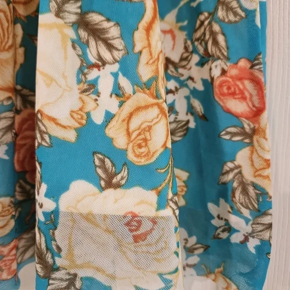 Woman's Cato Boho Floral/ cheetah print blouse with ruffles sleeves - Picture 5 of 9